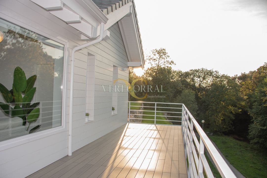 3 bedroom Villa for sale in Llanes - € 1,300,000 (Ref: 9443430)