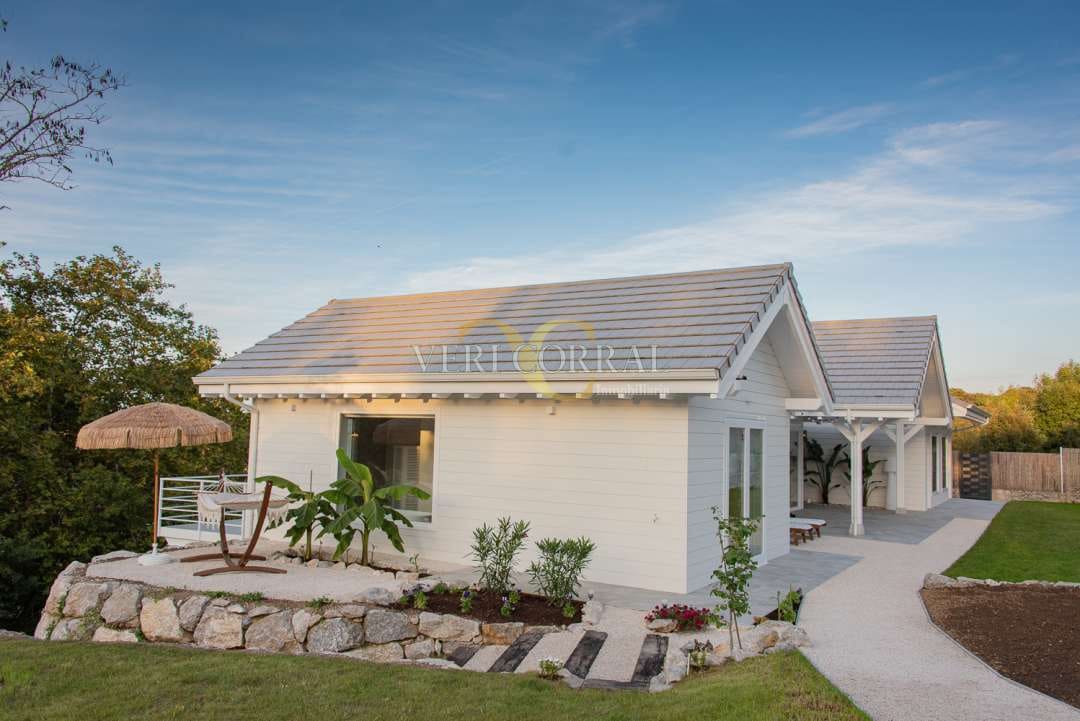 3 bedroom Villa for sale in Llanes - € 1,300,000 (Ref: 9443430)