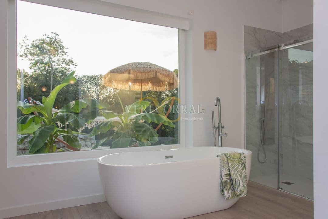 3 bedroom Villa for sale in Llanes - € 1,300,000 (Ref: 9443430)