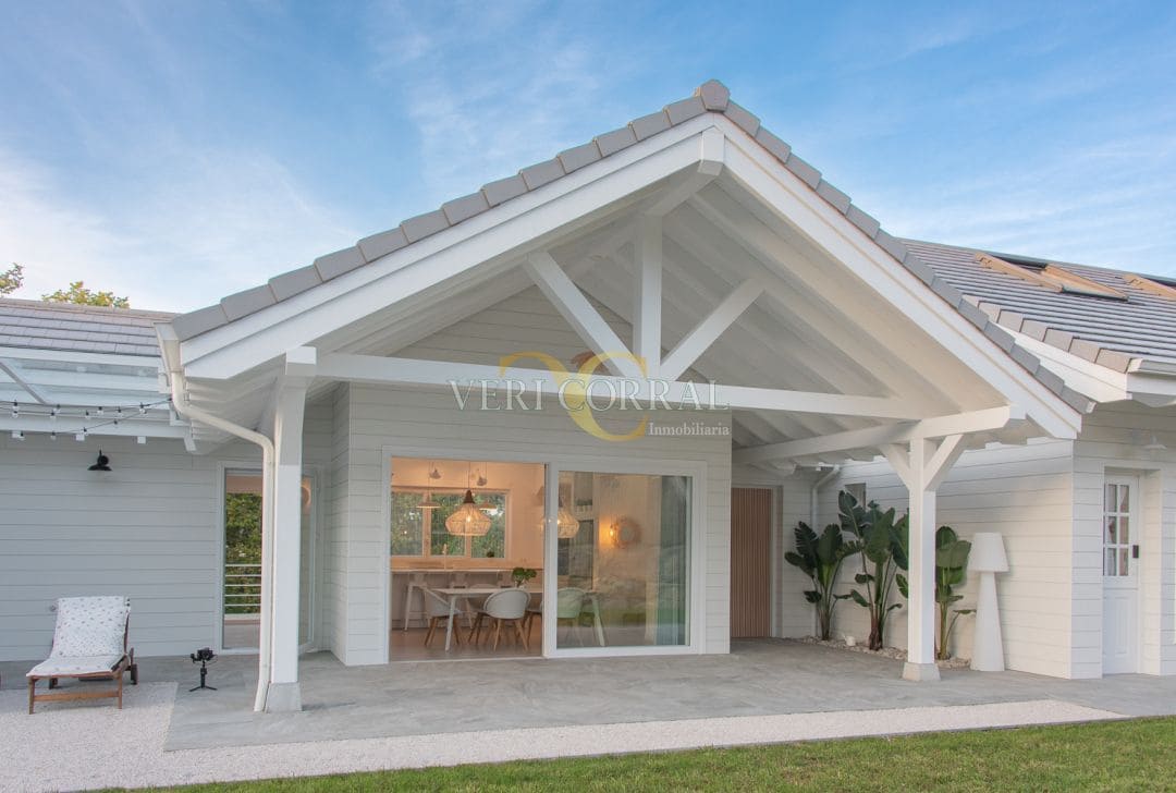 3 bedroom Villa for sale in Llanes - € 1,300,000 (Ref: 9443430)