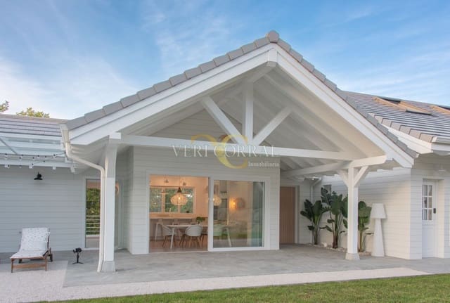 3 bedroom Villa for sale in Llanes - € 1,300,000 (Ref: 9443430)