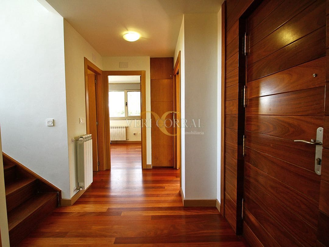 5 slaapkamer Villa te koop in Gijon - € 820.000 (Ref: 9443433)