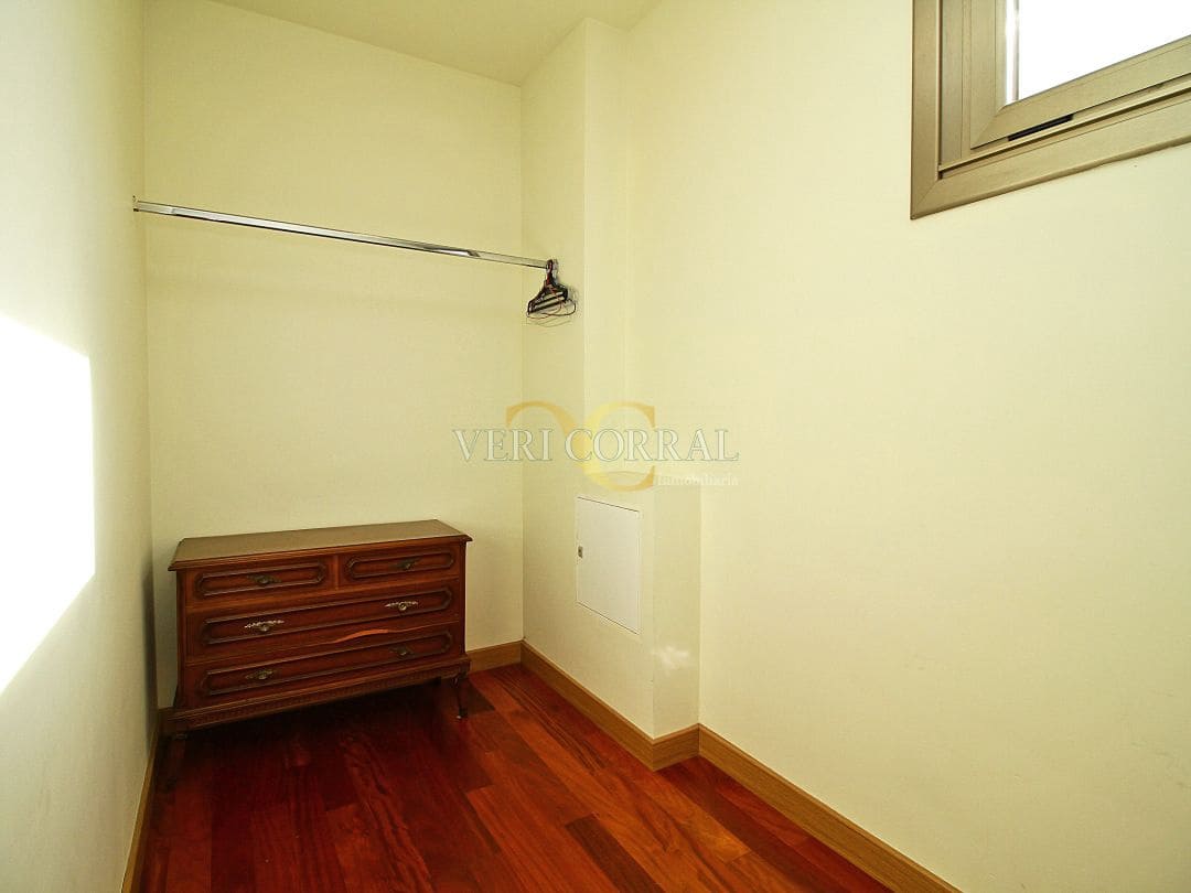 5 slaapkamer Villa te koop in Gijon - € 820.000 (Ref: 9443433)