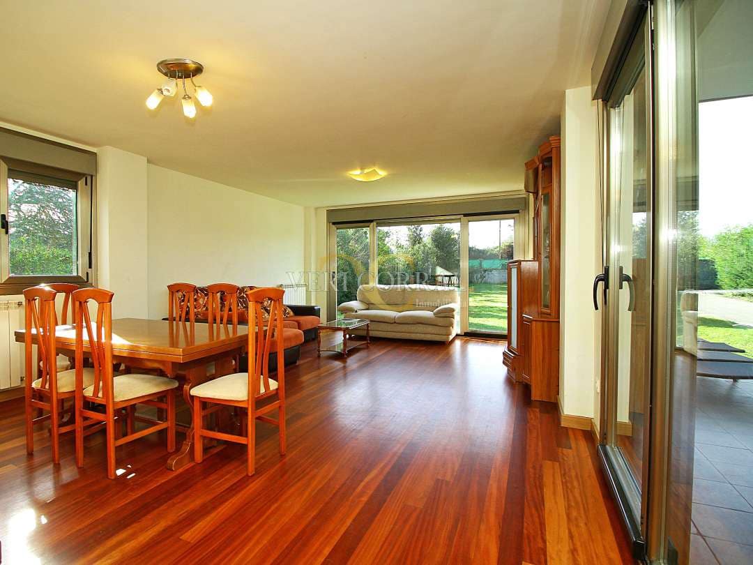 5 slaapkamer Villa te koop in Gijon - € 820.000 (Ref: 9443433)