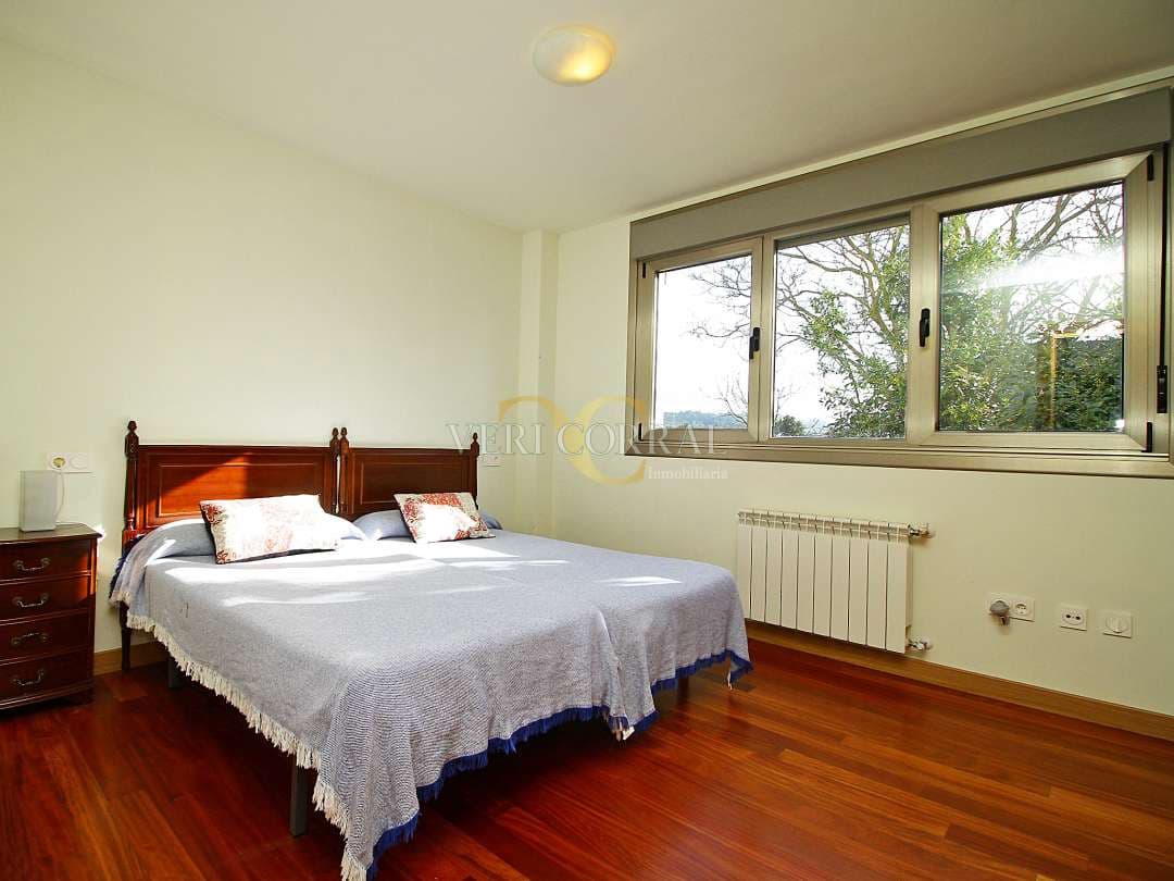 5 slaapkamer Villa te koop in Gijon - € 820.000 (Ref: 9443433)