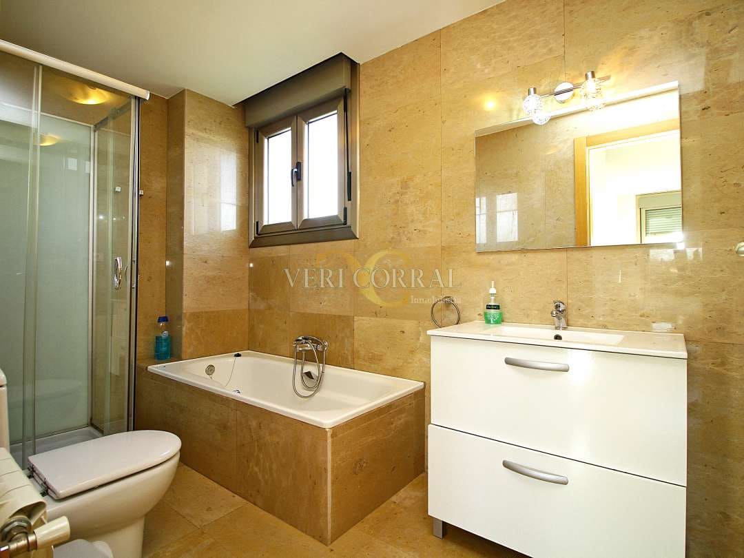 5 slaapkamer Villa te koop in Gijon - € 820.000 (Ref: 9443433)