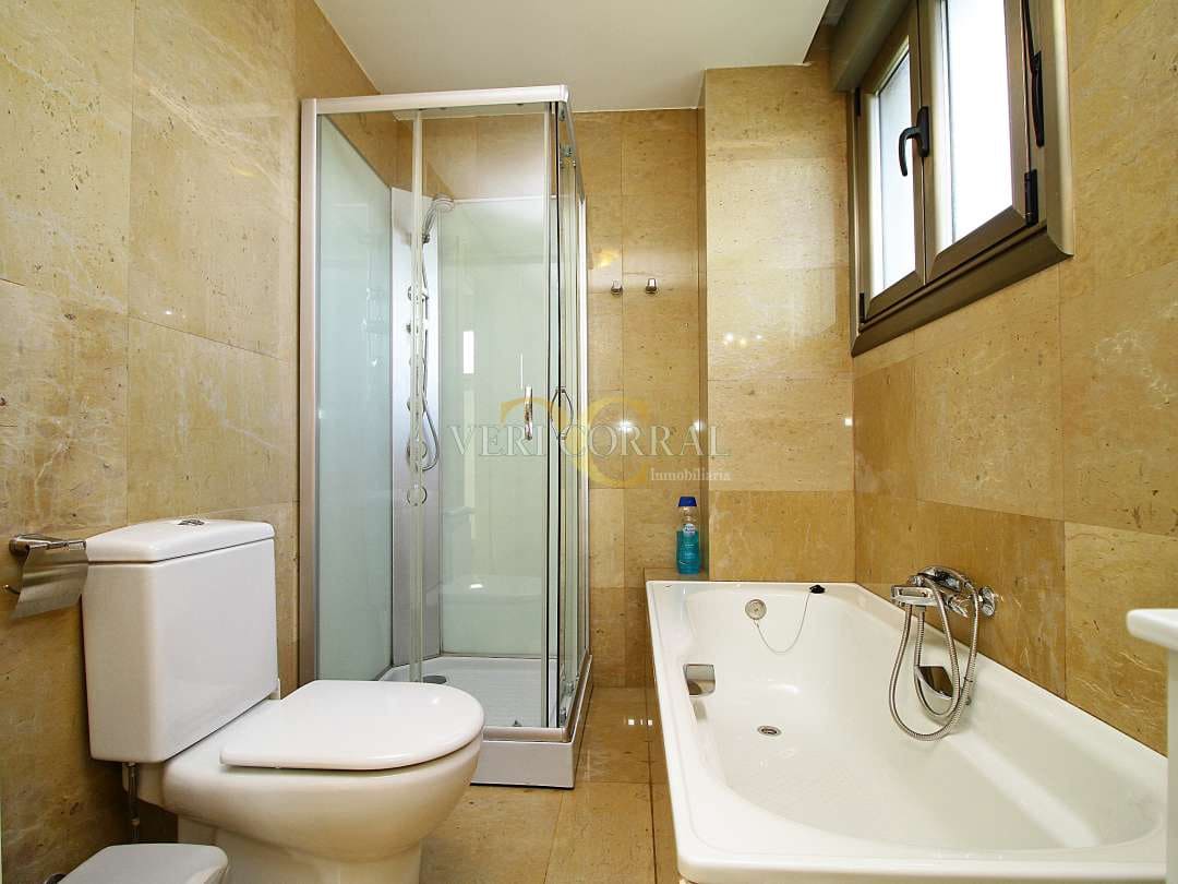 5 slaapkamer Villa te koop in Gijon - € 820.000 (Ref: 9443433)