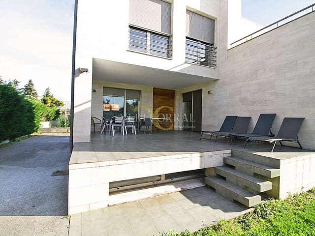 5 slaapkamer Villa te koop in Gijón - € 820.000 (Ref: 9443433)