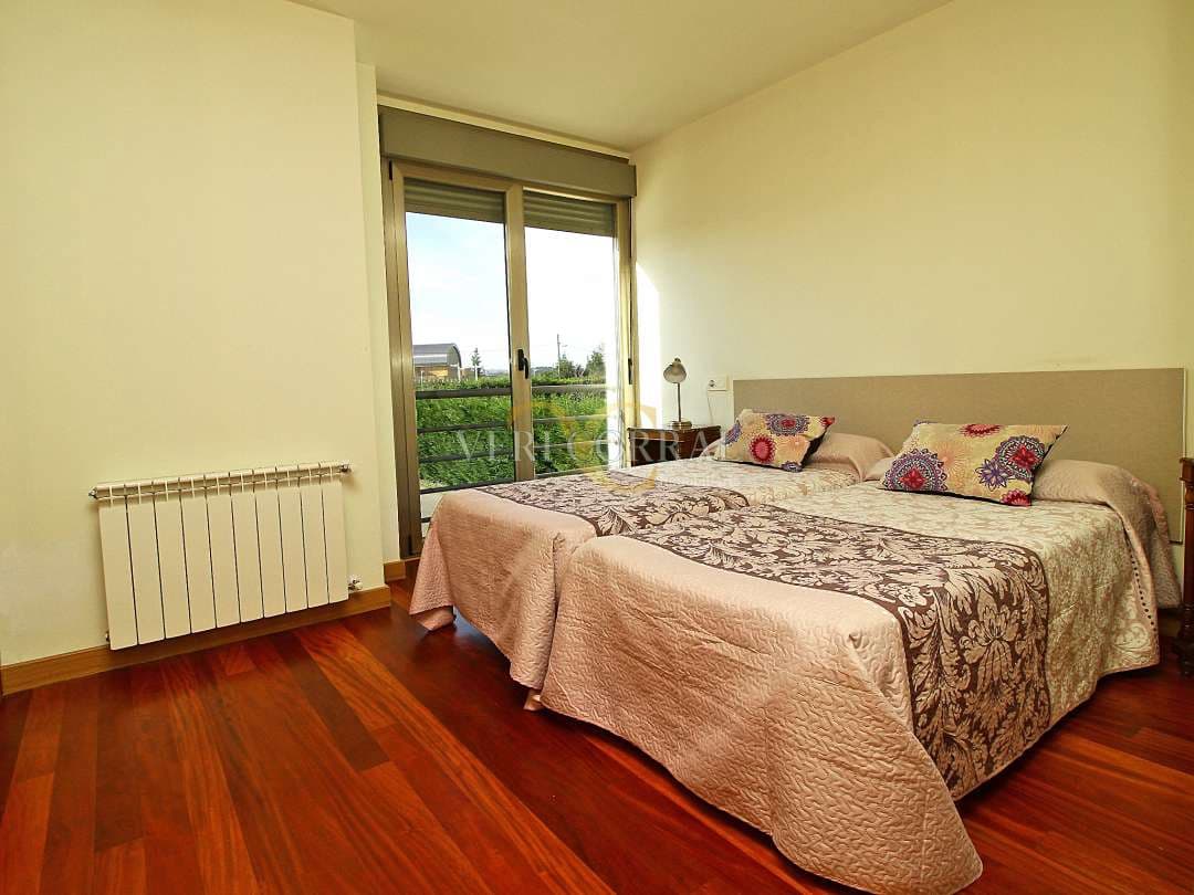 5 slaapkamer Villa te koop in Gijon - € 820.000 (Ref: 9443433)