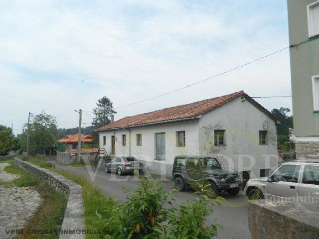 8 bedroom Townhouse for sale in Llanes - € 145,000 (Ref: 9443435)