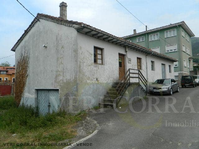 8 bedroom Townhouse for sale in Llanes - € 145,000 (Ref: 9443435)