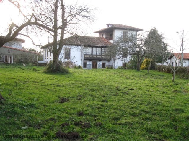 5 bedroom Townhouse for sale in Llanes - € 2,000,000 (Ref: 9443437)