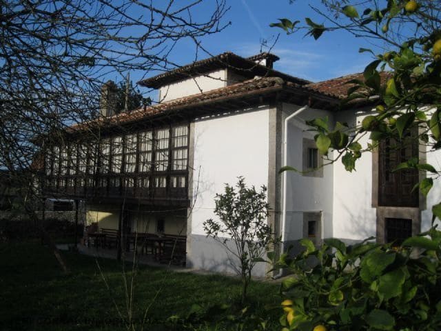 5 bedroom Townhouse for sale in Llanes - € 2,000,000 (Ref: 9443437)