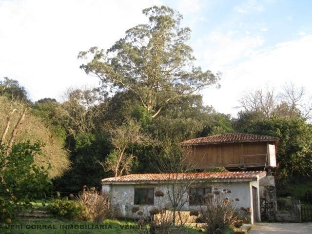 5 bedroom Townhouse for sale in Llanes - € 2,000,000 (Ref: 9443437)