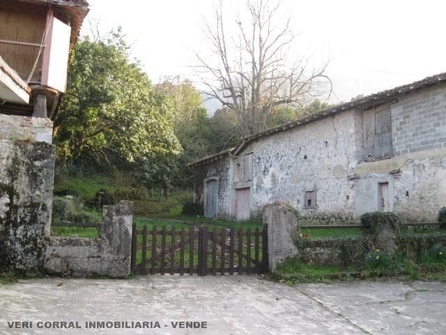 5 bedroom Townhouse for sale in Llanes - € 2,000,000 (Ref: 9443437)