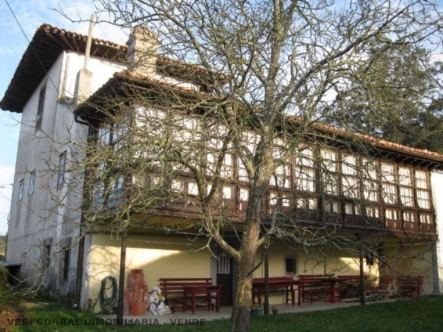 5 bedroom Townhouse for sale in Llanes - € 2,000,000 (Ref: 9443437)