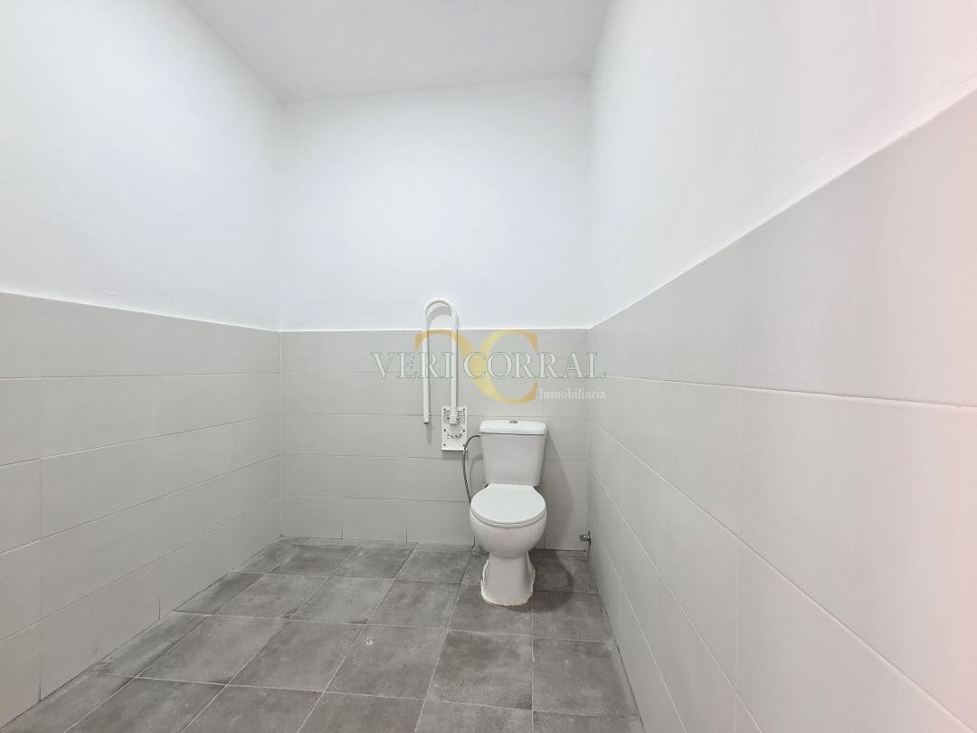 Local Comercial en Oviedo en venta - 229.000 € (Ref: 9443441)