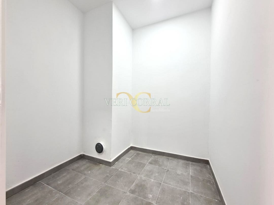 Local Comercial en Oviedo en venta - 229.000 € (Ref: 9443441)