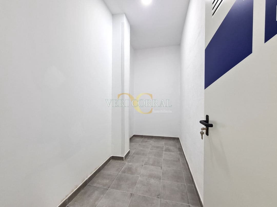 Local Comercial en Oviedo en venta - 229.000 € (Ref: 9443441)