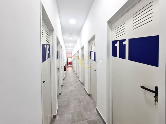 Local Comercial en Centro Urbano, Oviedo en venta - 229.000 € (Ref: 9443441)