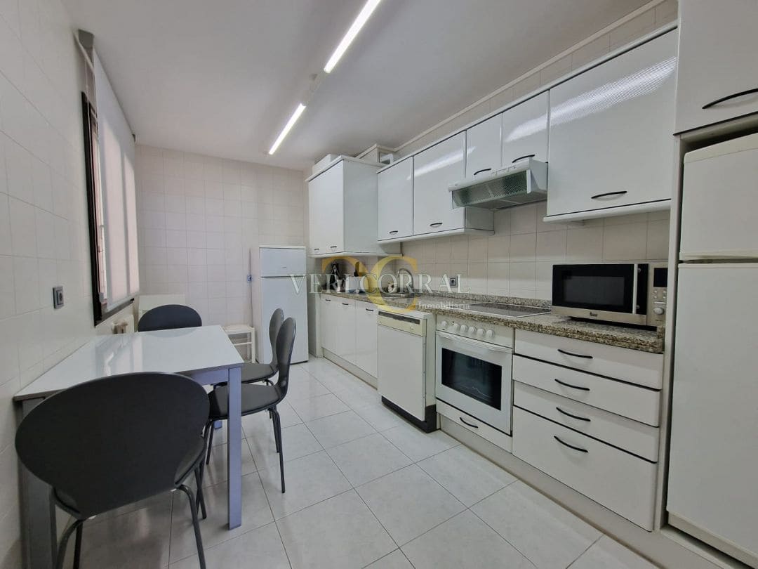 3 bedroom Flat for rent in Llanes - € 280 (Ref: 9443443)
