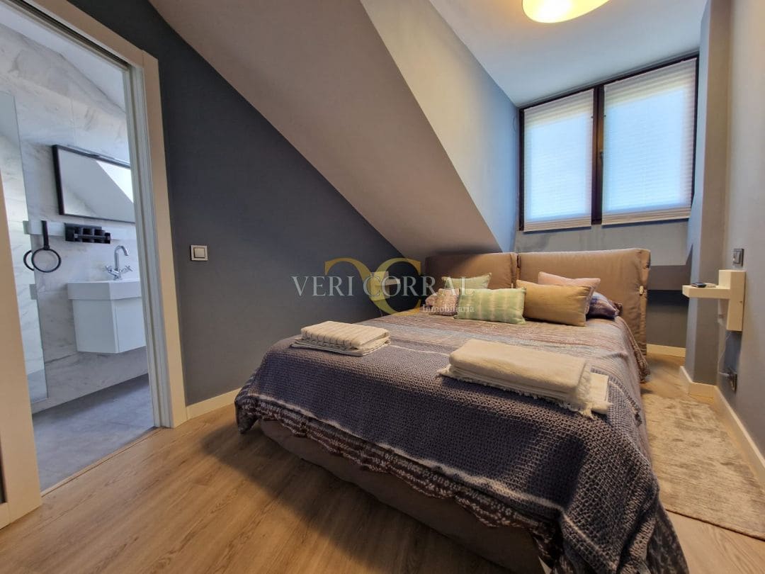 3 bedroom Flat for rent in Llanes - € 280 (Ref: 9443443)