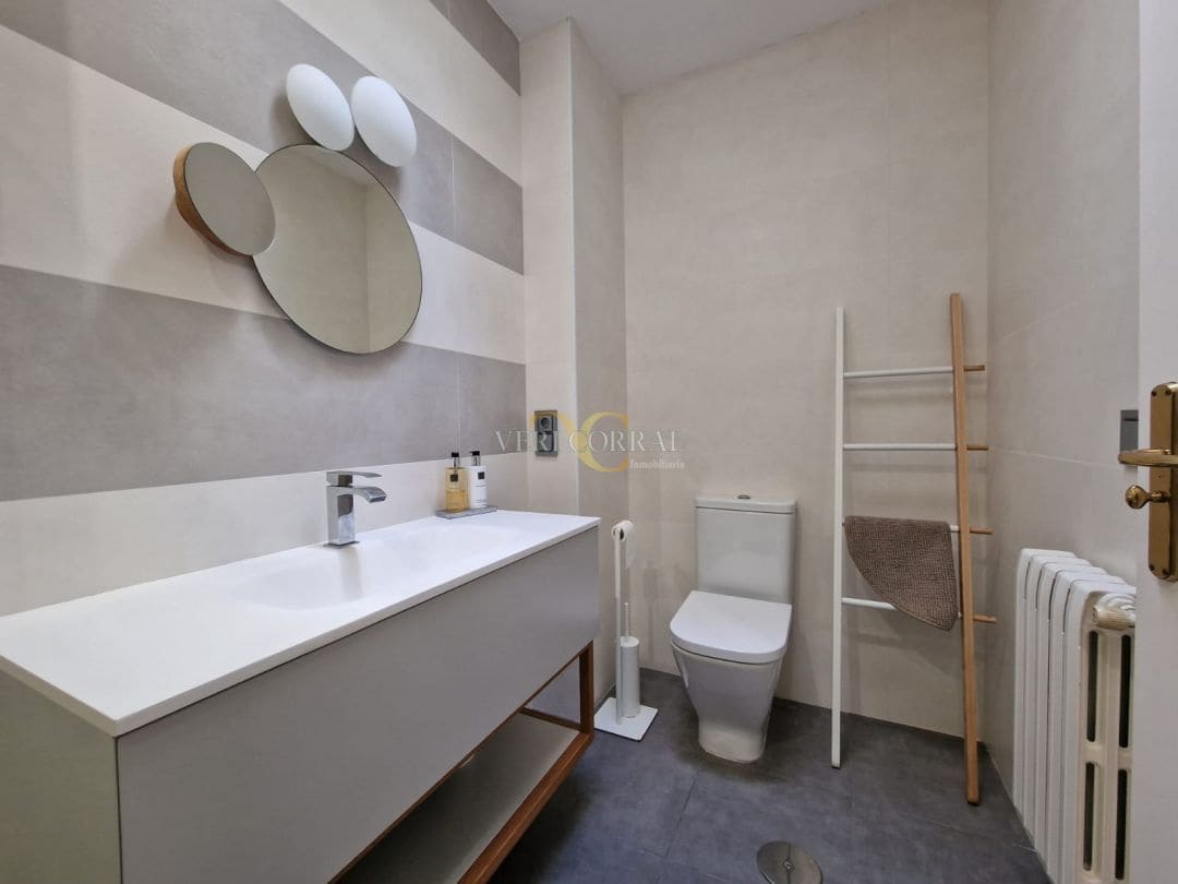 3 bedroom Flat for rent in Llanes - € 280 (Ref: 9443443)