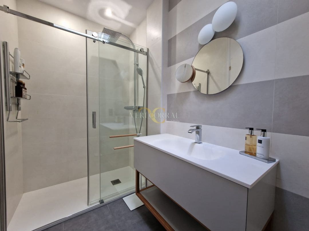 3 bedroom Flat for rent in Llanes - € 280 (Ref: 9443443)