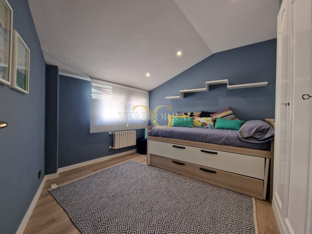 3 bedroom Flat for rent in Llanes - € 280 (Ref: 9443443)