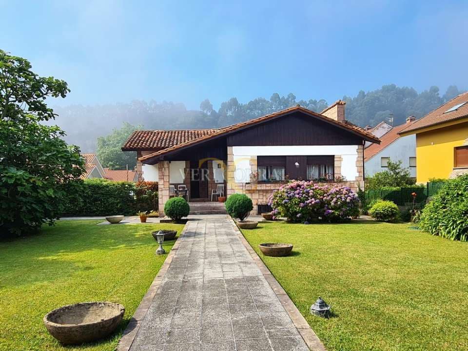 5 bedroom Townhouse for sale in Ribadesella - € 1,250,000 (Ref: 9443444)