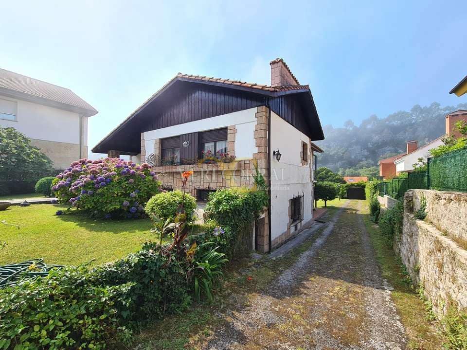 5 bedroom Townhouse for sale in Ribadesella - € 1,250,000 (Ref: 9443444)