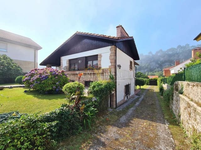 5 bedroom Townhouse for sale in Ribadesella/Ribeseya, Ribadesella - € 1,250,000 (Ref: 9443444)