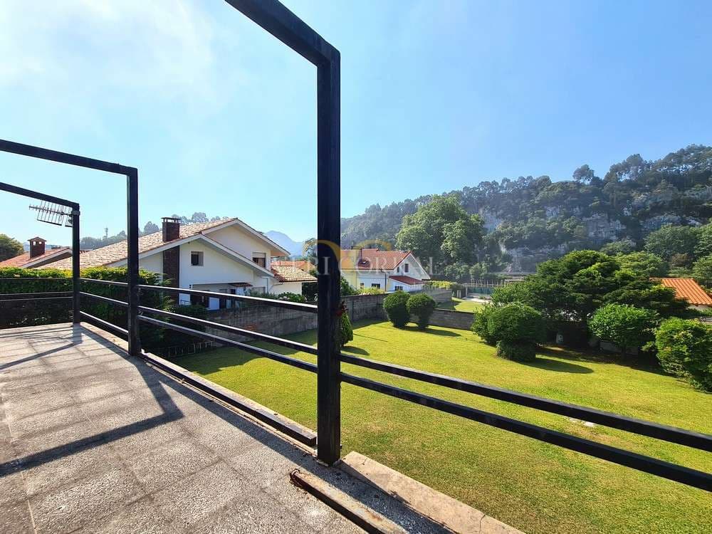 5 bedroom Townhouse for sale in Ribadesella - € 1,250,000 (Ref: 9443444)