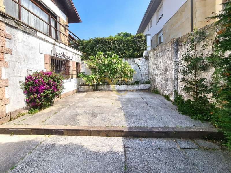 5 bedroom Townhouse for sale in Ribadesella - € 1,250,000 (Ref: 9443444)