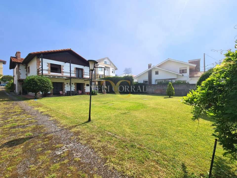 5 bedroom Townhouse for sale in Ribadesella - € 1,250,000 (Ref: 9443444)