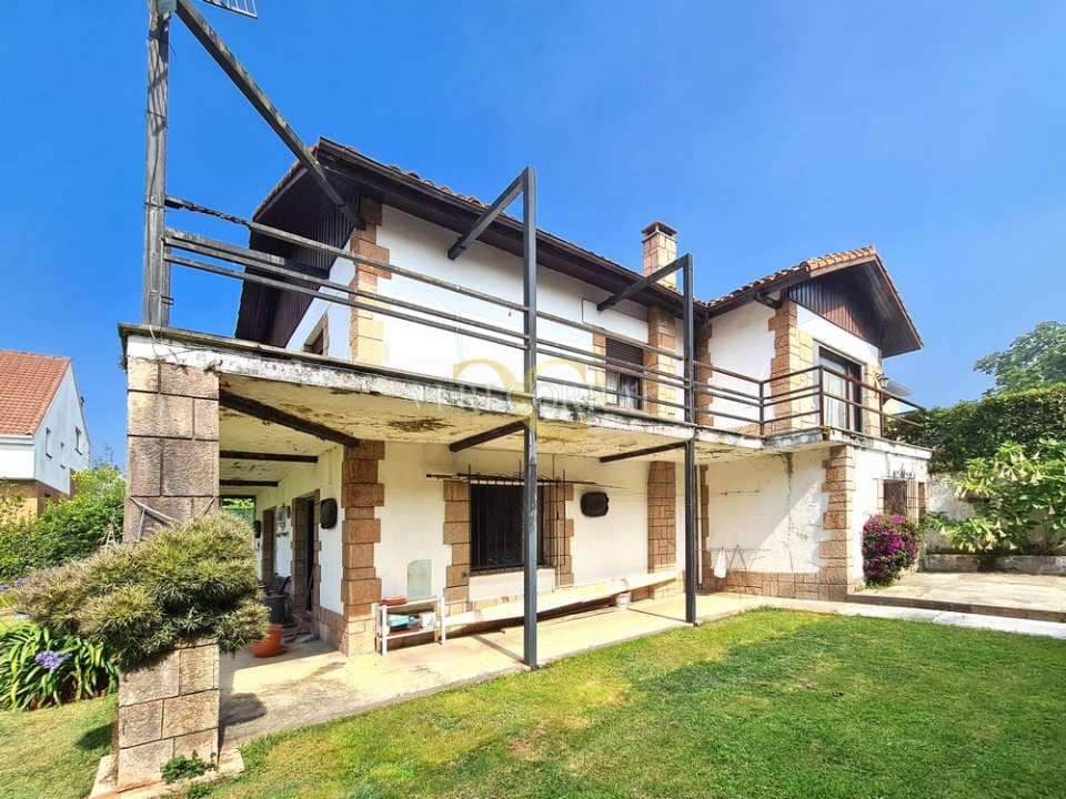 5 bedroom Townhouse for sale in Ribadesella - € 1,250,000 (Ref: 9443444)