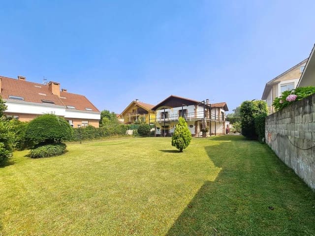 5 bedroom Townhouse for sale in Ribadesella/Ribeseya, Ribadesella - € 1,250,000 (Ref: 9443444)