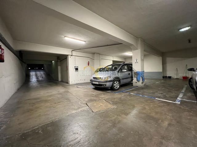 Autotalli myytävänä paikassa Centro Urbano, Oviedo - 10 000 € (Ref: 9443447)