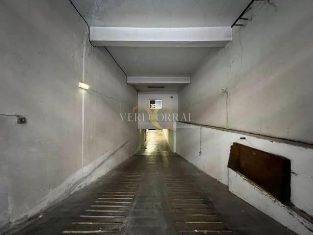 Autotalli myytävänä paikassa Centro Urbano, Oviedo - 10 000 € (Ref: 9443447)