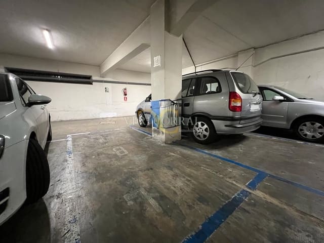 Autotalli myytävänä paikassa Centro Urbano, Oviedo - 10 000 € (Ref: 9443447)