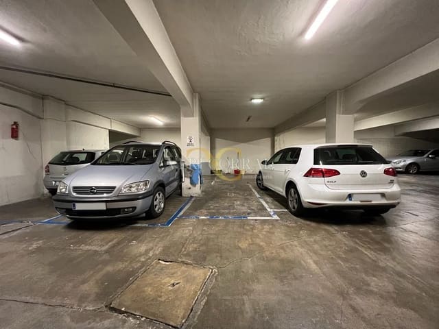 Autotalli myytävänä paikassa Centro Urbano, Oviedo - 10 000 € (Ref: 9443447)