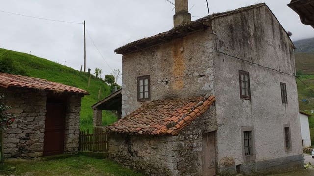 3 bedroom Townhouse for sale in Llanes - € 85,000 (Ref: 9443449)
