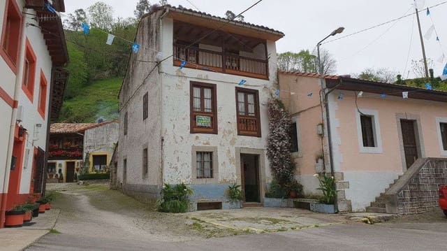 3 bedroom Townhouse for sale in Llanes - € 85,000 (Ref: 9443449)