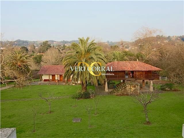 6 bedroom Villa for sale in Gijon with pool - € 1,200,000 (Ref: 9443452)