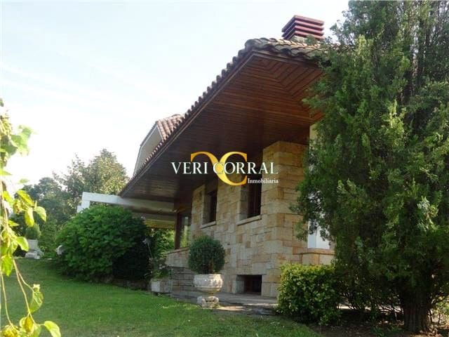 6 bedroom Villa for sale in Gijon with pool - € 1,200,000 (Ref: 9443452)