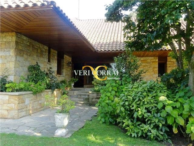 6 bedroom Villa for sale in Gijon with pool - € 1,200,000 (Ref: 9443452)