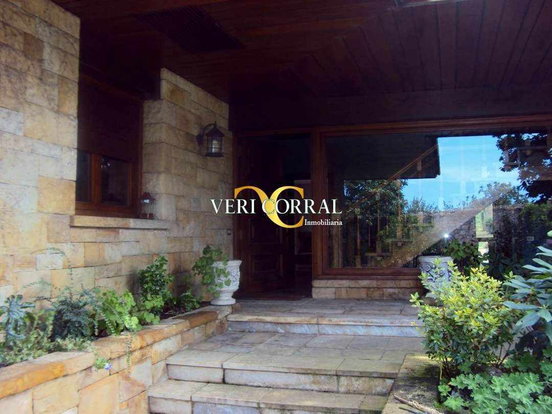6 bedroom Villa for sale in Gijon with pool - € 1,200,000 (Ref: 9443452)