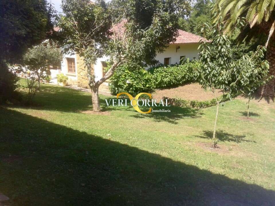 6 bedroom Villa for sale in Gijon with pool - € 1,200,000 (Ref: 9443452)