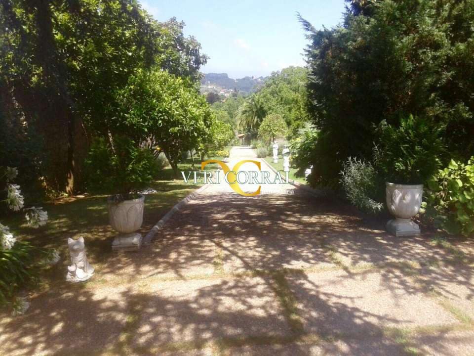 6 bedroom Villa for sale in Gijon with pool - € 1,200,000 (Ref: 9443452)