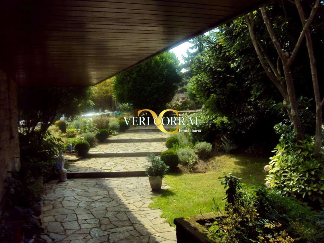 6 bedroom Villa for sale in Gijon with pool - € 1,200,000 (Ref: 9443452)